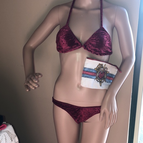 Lingerie - Picture 2 of 4